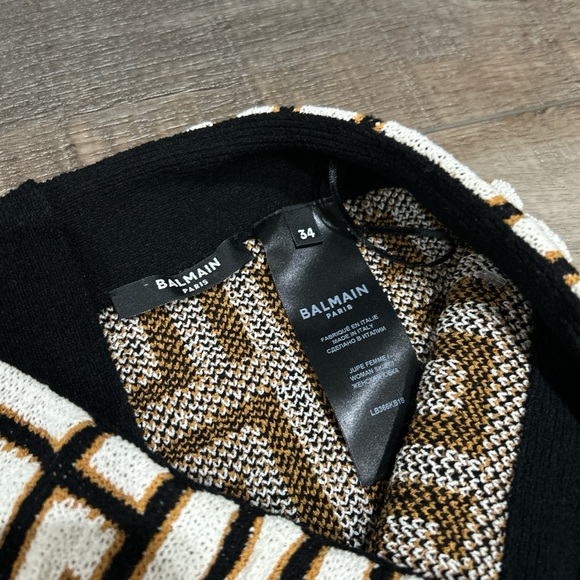 Balmain wrap effect fringed monogram knit logo mini skirt in noir and naturel - Picture 4 of 9